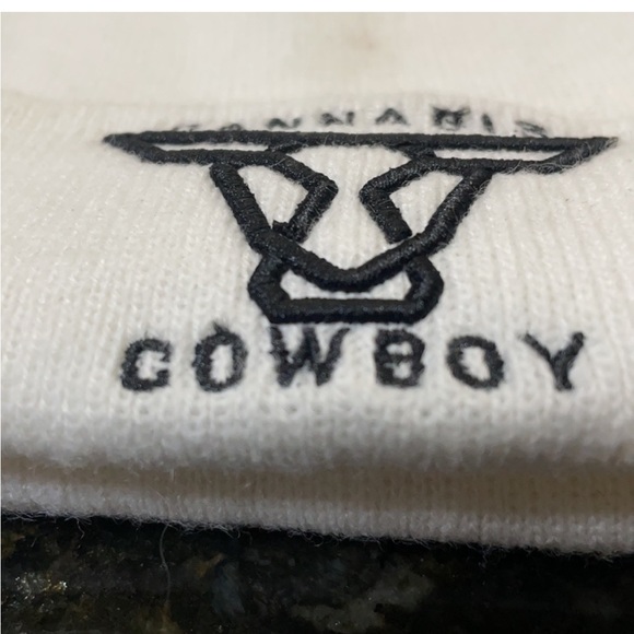 Cannabis Cowboy Toque and Ashtray - Picture 5 of 7